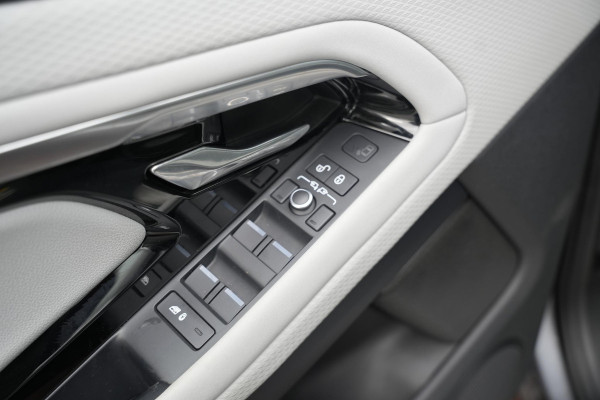 Land Rover Range Rover Evoque 2.0 P200 AWD R-Dynamic S Open Panoramadak Meridian Matrix LED Leer