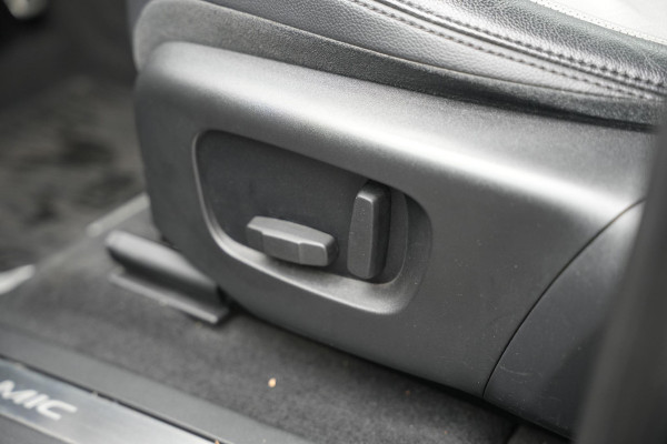 Land Rover Range Rover Evoque 2.0 P200 AWD R-Dynamic S Open Panoramadak Meridian Matrix LED Leer