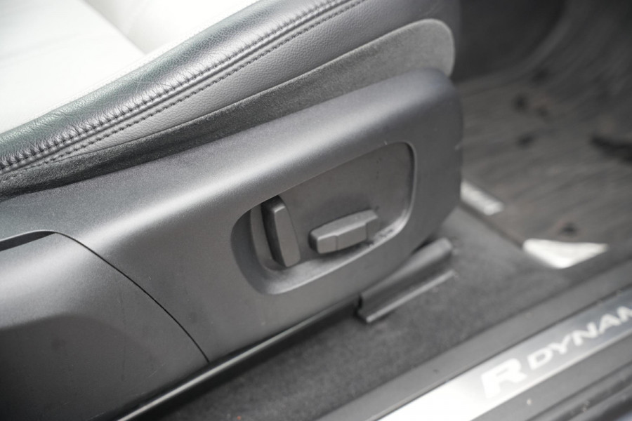 Land Rover Range Rover Evoque 2.0 P200 AWD R-Dynamic S Open Panoramadak Meridian Matrix LED Leer