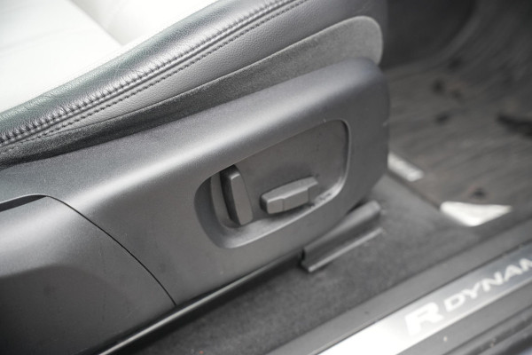 Land Rover Range Rover Evoque 2.0 P200 AWD R-Dynamic S Open Panoramadak Meridian Matrix LED Leer