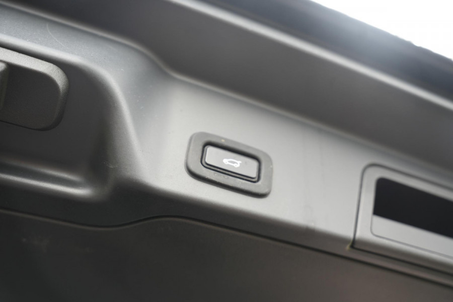 Land Rover Range Rover Evoque 2.0 P200 AWD R-Dynamic S Open Panoramadak Meridian Matrix LED Leer