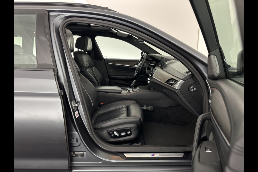 BMW 5 Serie Touring 540i xDrive High Executive M-Sportpack Aut. *PANO | HEAD-UP | LUXURY-LEATHER | FULL-LED | ADAPTIVE-CRUISE | BLIND-SPOT | TOP-VIEW | HARMAN/KARDON | KEYLESS | DIGI-COCKPIT | HEATED-COMFORTSEATS | AMBIENT-LIGHT | 20''ALU*