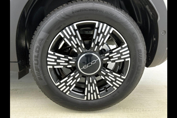 Fiat 600 1.2 Hybrid Bicolore CAMERA | CLIMA | DODEHOEKDETECT | NAVI-CARPLAY