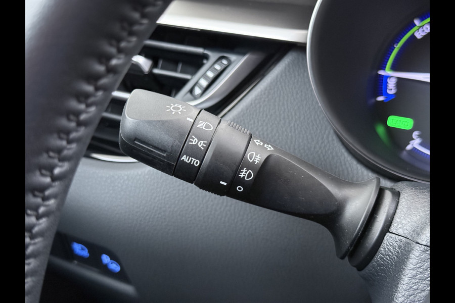 Toyota C-HR 2.0I 184PK Hybrid Automaat Leder Navi Ecc Camera Pdc JBL®-Audio Stoelverwarming Adap.Cruise Launch Edition Apple Carplay Android Auto Elek.Stoelen Lmv 18" Privacy Glas Isofix DAB Miracast™ Led Lane Assist Regen-Lichtsensor 1e Eigenaar Origineel Nederlandse Auto Dealeronderhouden