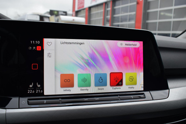 Volkswagen Golf Variant 1.0 TSI Life Business | Apple CarPlay | Stuur- en Stoelverw. | Camera