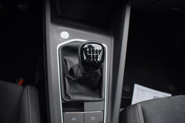 Volkswagen Golf Variant 1.0 TSI Life Business | Apple CarPlay | Stuur- en Stoelverw. | Camera