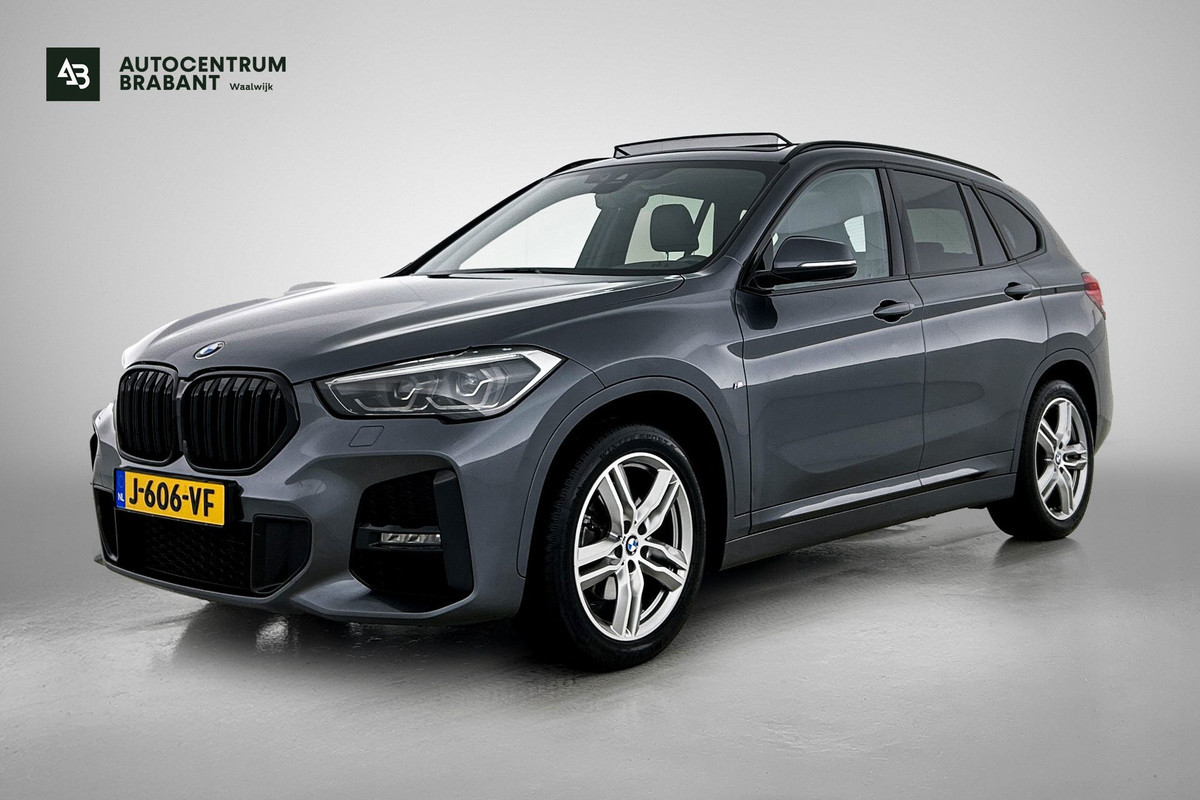 BMW X1 SDrive18i High Executive M-pakket ( Goed onderH, Panorama, Camera, StoelV, Carplay, Navi Pro, Etc)