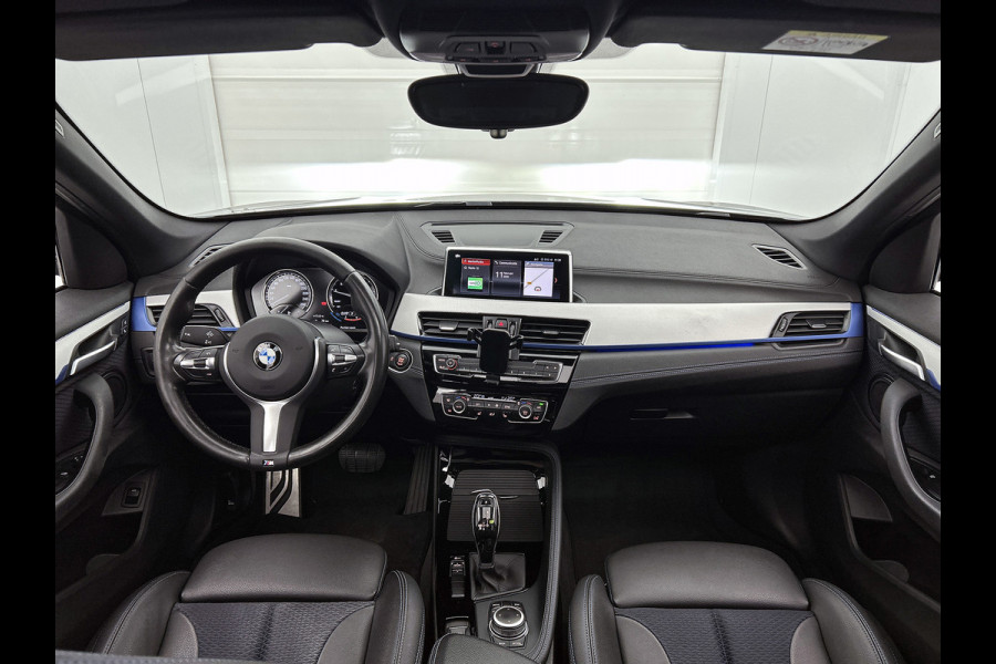 BMW X1 SDrive18i High Executive M-pakket ( Goed onderH, Panorama, Camera, StoelV, Carplay, Navi Pro, Etc)