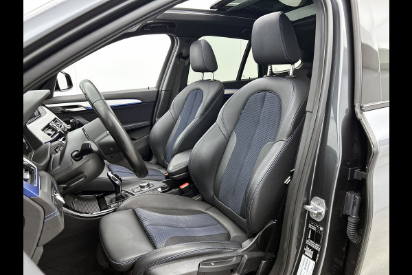 BMW X1 SDrive18i High Executive M-pakket ( Goed onderH, Panorama, Camera, StoelV, Carplay, Navi Pro, Etc)