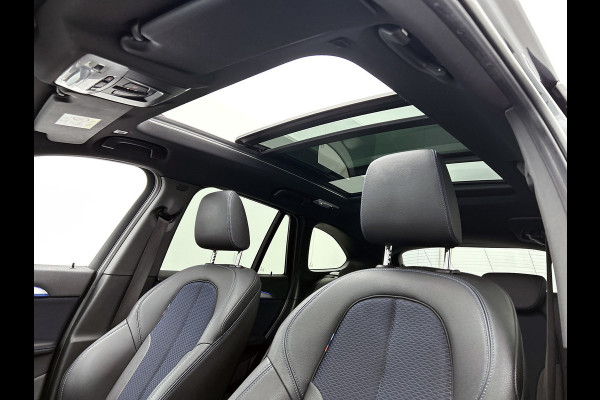 BMW X1 SDrive18i High Executive M-pakket ( Goed onderH, Panorama, Camera, StoelV, Carplay, Navi Pro, Etc)