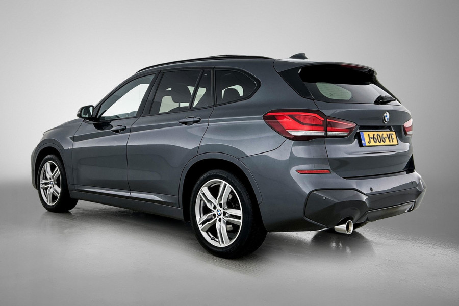 BMW X1 SDrive18i High Executive M-pakket ( Goed onderH, Panorama, Camera, StoelV, Carplay, Navi Pro, Etc)