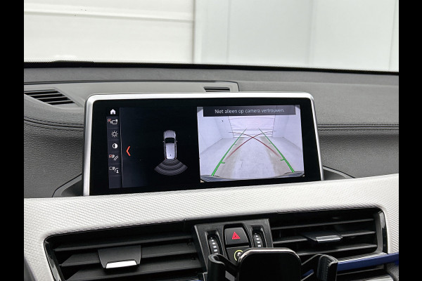 BMW X1 SDrive18i High Executive M-pakket ( Goed onderH, Panorama, Camera, StoelV, Carplay, Navi Pro, Etc)