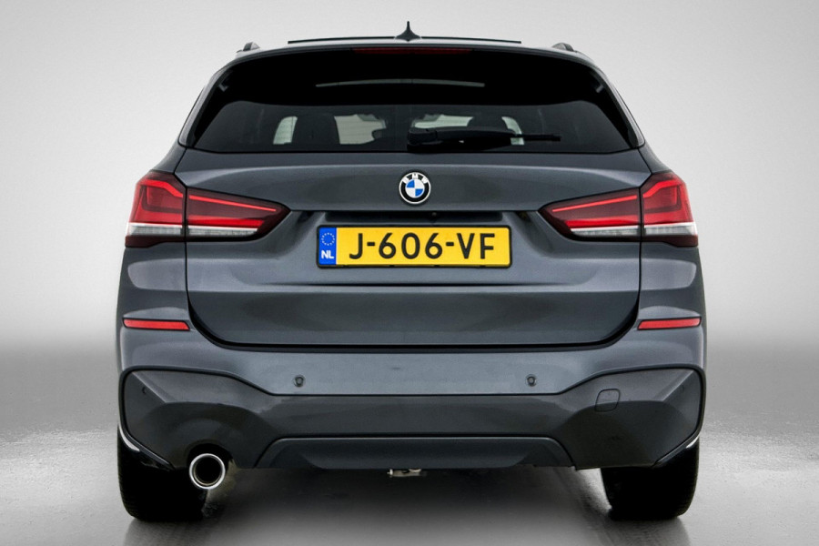 BMW X1 SDrive18i High Executive M-pakket ( Goed onderH, Panorama, Camera, StoelV, Carplay, Navi Pro, Etc)