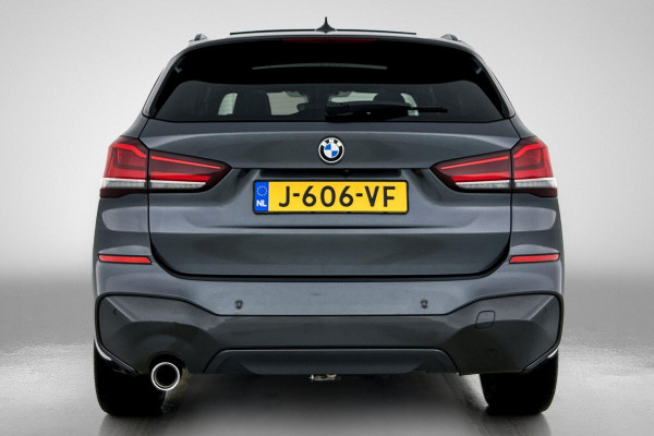 BMW X1 SDrive18i High Executive M-pakket ( Goed onderH, Panorama, Camera, StoelV, Carplay, Navi Pro, Etc)