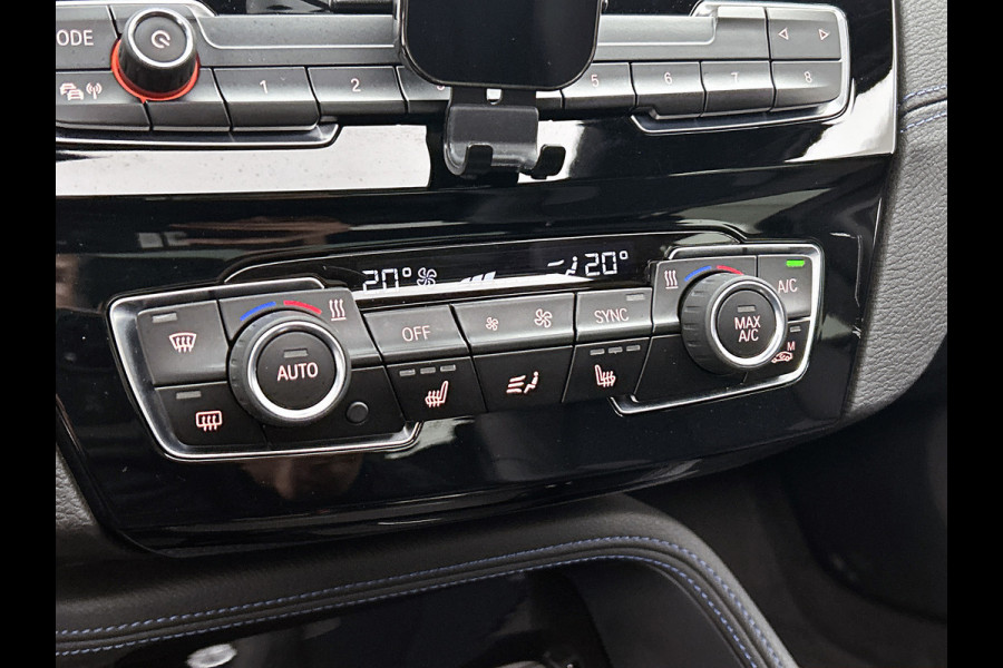 BMW X1 SDrive18i High Executive M-pakket ( Goed onderH, Panorama, Camera, StoelV, Carplay, Navi Pro, Etc)