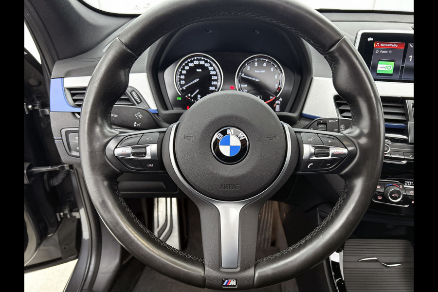 BMW X1 SDrive18i High Executive M-pakket ( Goed onderH, Panorama, Camera, StoelV, Carplay, Navi Pro, Etc)