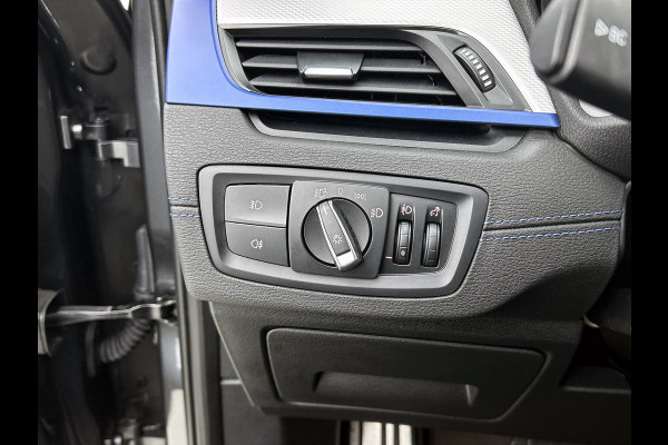 BMW X1 SDrive18i High Executive M-pakket ( Goed onderH, Panorama, Camera, StoelV, Carplay, Navi Pro, Etc)
