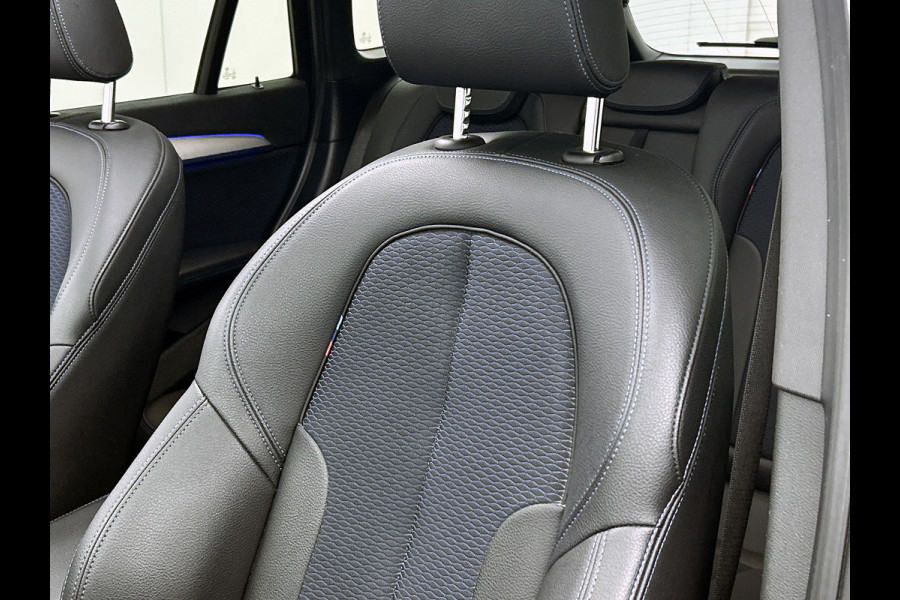 BMW X1 SDrive18i High Executive M-pakket ( Goed onderH, Panorama, Camera, StoelV, Carplay, Navi Pro, Etc)