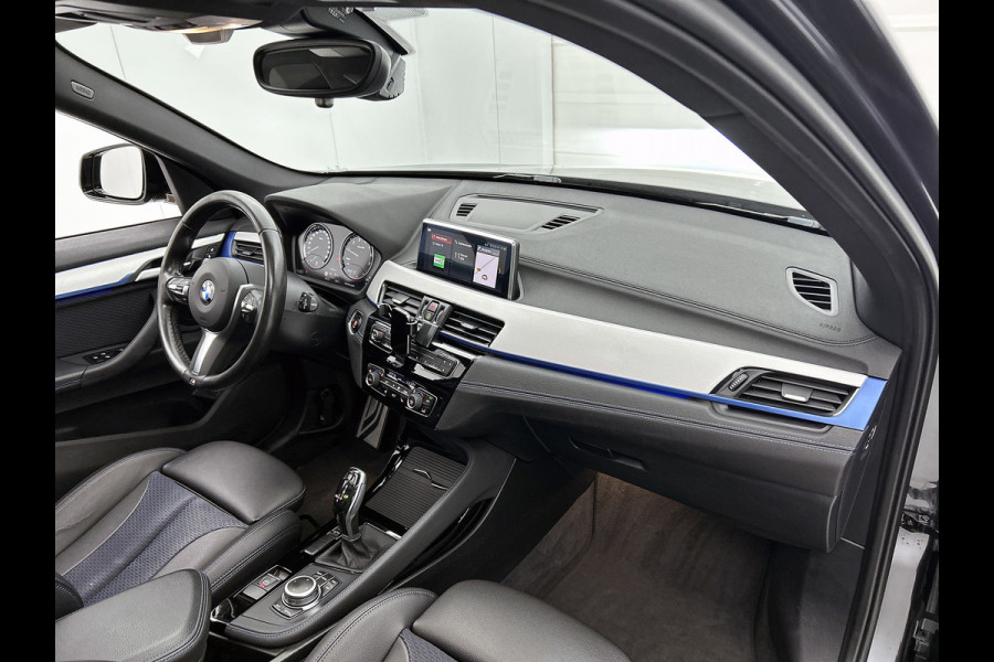 BMW X1 SDrive18i High Executive M-pakket ( Goed onderH, Panorama, Camera, StoelV, Carplay, Navi Pro, Etc)