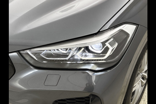 BMW X1 SDrive18i High Executive M-pakket ( Goed onderH, Panorama, Camera, StoelV, Carplay, Navi Pro, Etc)