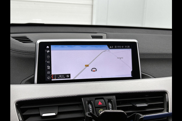 BMW X1 SDrive18i High Executive M-pakket ( Goed onderH, Panorama, Camera, StoelV, Carplay, Navi Pro, Etc)