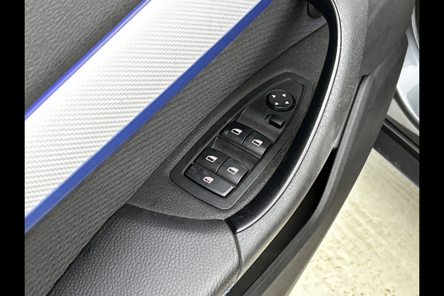 BMW X1 SDrive18i High Executive M-pakket ( Goed onderH, Panorama, Camera, StoelV, Carplay, Navi Pro, Etc)