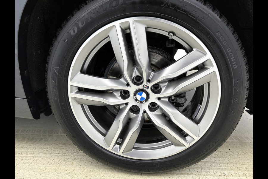 BMW X1 SDrive18i High Executive M-pakket ( Goed onderH, Panorama, Camera, StoelV, Carplay, Navi Pro, Etc)