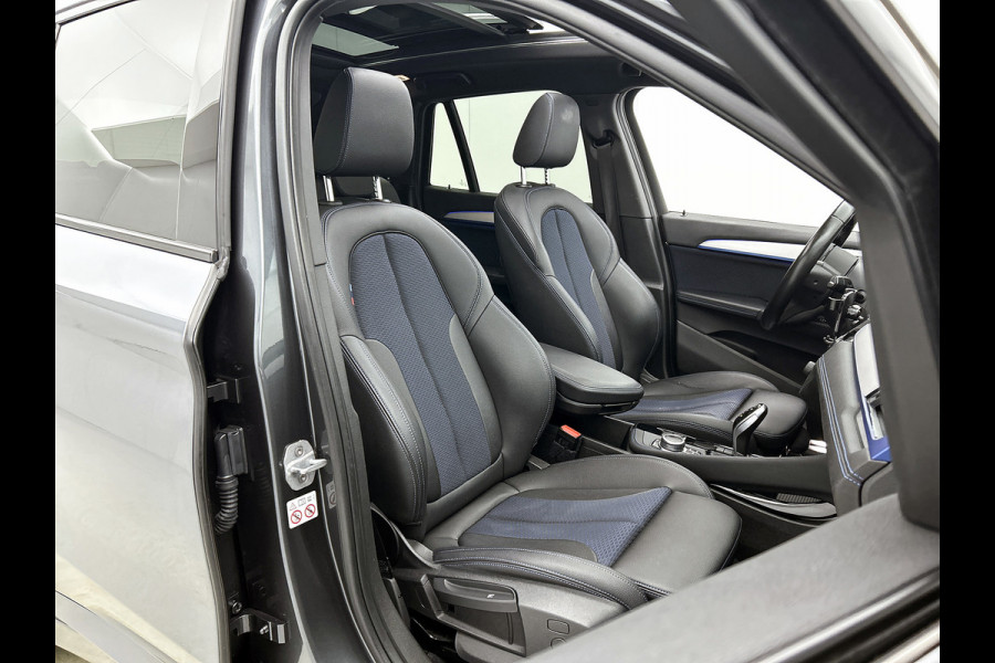 BMW X1 SDrive18i High Executive M-pakket ( Goed onderH, Panorama, Camera, StoelV, Carplay, Navi Pro, Etc)
