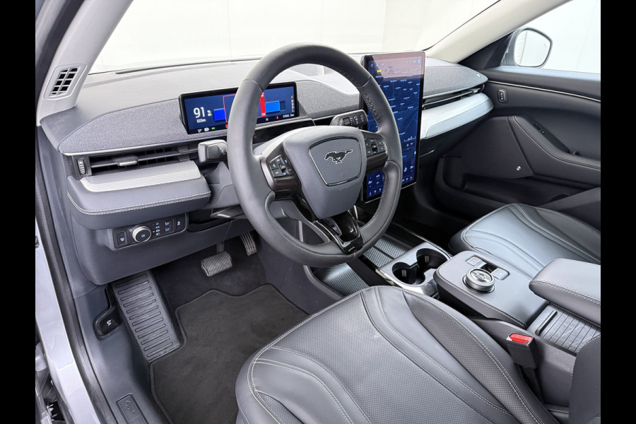 Ford Mustang Mach-E deze RWD 75kWh B&O®-Audio Panoramadak Leer+Elektr+Memory 360°Topview-Camera Adaptive Cruise Apple Carplay 18" Elektr.A-Kl DAB Lane-Assist Keyless-go Autonomous Emergency Braking 1e Eigenaar Origineel Nederlandse Auto