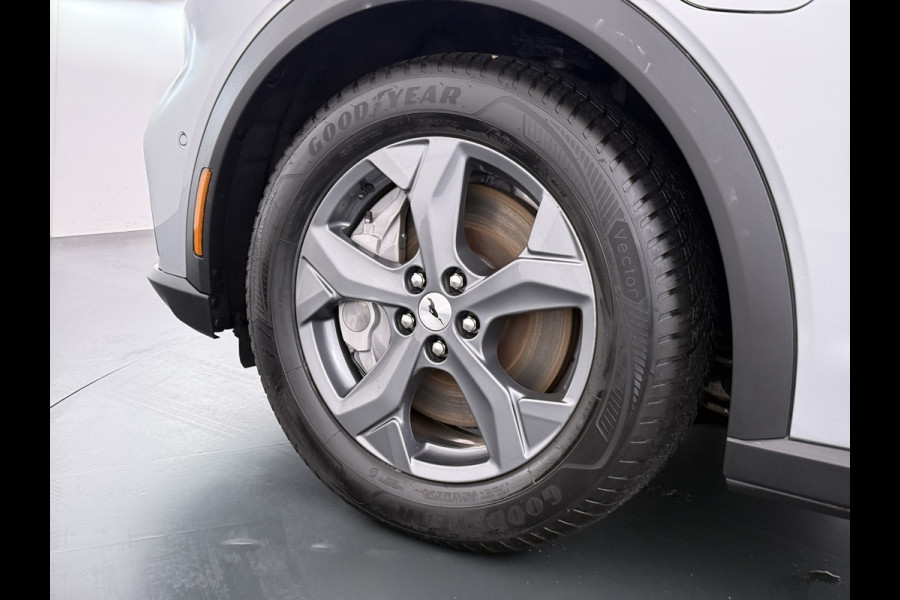 Ford Mustang Mach-E deze RWD 75kWh B&O®-Audio Panoramadak Leer+Elektr+Memory 360°Topview-Camera Adaptive Cruise Apple Carplay 18" Elektr.A-Kl DAB Lane-Assist Keyless-go Autonomous Emergency Braking 1e Eigenaar Origineel Nederlandse Auto