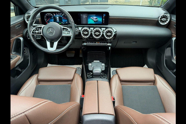Mercedes-Benz A-Klasse 250 e Premium Plus l Sfeerverlichting l Pano l 360 camera
