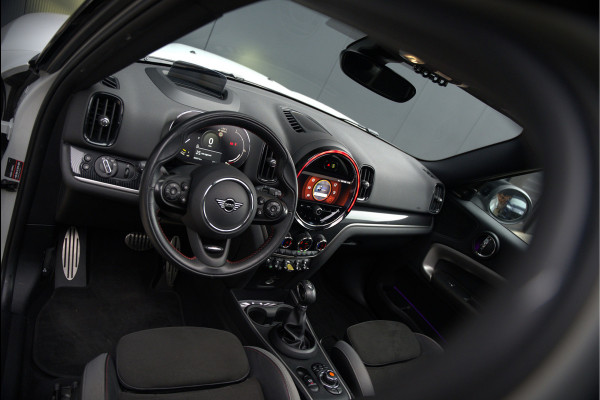 MINI Countryman 1.5 Cooper S E ALL4 | JCW | Panoramadak | Stoelverwarming | Harman Kardon | Head-Up Display | John Cooper Works | Camera | Apple Carplay | Parkeersensoren | Keyless |