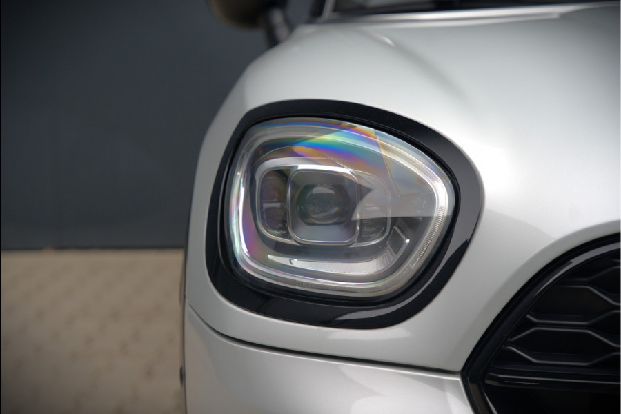 MINI Countryman 1.5 Cooper S E ALL4 | JCW | Panoramadak | Stoelverwarming | Harman Kardon | Head-Up Display | John Cooper Works | Camera | Apple Carplay | Parkeersensoren | Keyless |