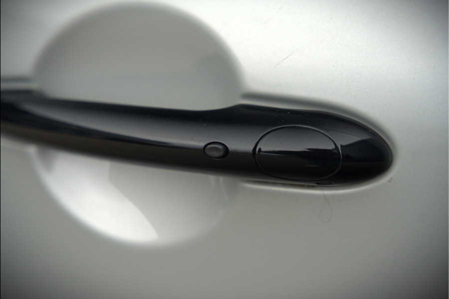 MINI Countryman 1.5 Cooper S E ALL4 | JCW | Panoramadak | Stoelverwarming | Harman Kardon | Head-Up Display | John Cooper Works | Camera | Apple Carplay | Parkeersensoren | Keyless |