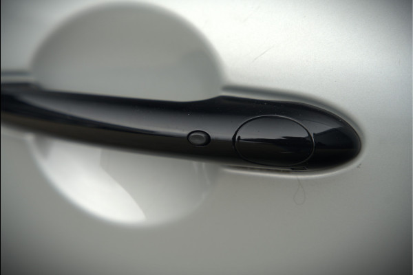 MINI Countryman 1.5 Cooper S E ALL4 | JCW | Panoramadak | Stoelverwarming | Harman Kardon | Head-Up Display | John Cooper Works | Camera | Apple Carplay | Parkeersensoren | Keyless |