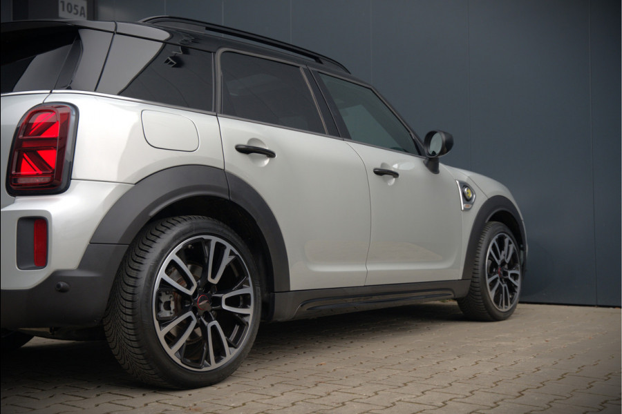 MINI Countryman 1.5 Cooper S E ALL4 | JCW | Panoramadak | Stoelverwarming | Harman Kardon | Head-Up Display | John Cooper Works | Camera | Apple Carplay | Parkeersensoren | Keyless |