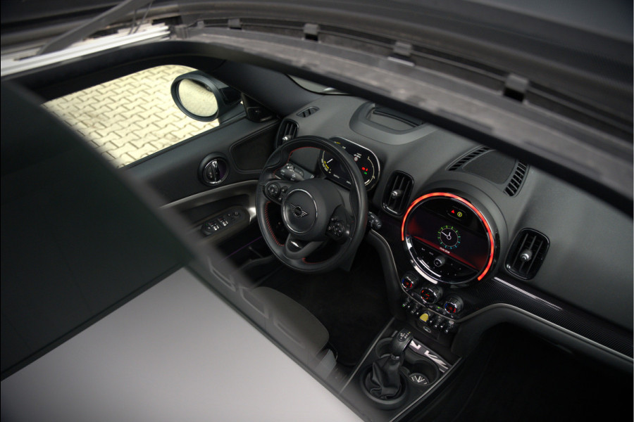 MINI Countryman 1.5 Cooper S E ALL4 | JCW | Panoramadak | Stoelverwarming | Harman Kardon | Head-Up Display | John Cooper Works | Camera | Apple Carplay | Parkeersensoren | Keyless |