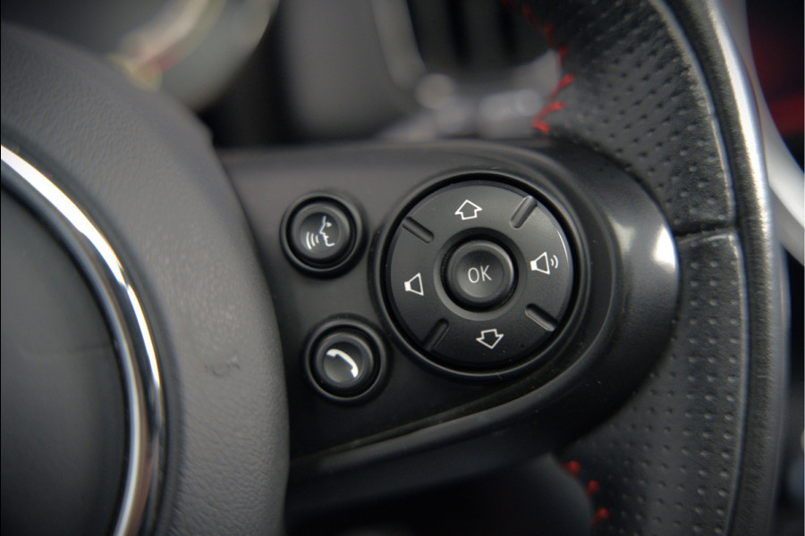 MINI Countryman 1.5 Cooper S E ALL4 | JCW | Panoramadak | Stoelverwarming | Harman Kardon | Head-Up Display | John Cooper Works | Camera | Apple Carplay | Parkeersensoren | Keyless |