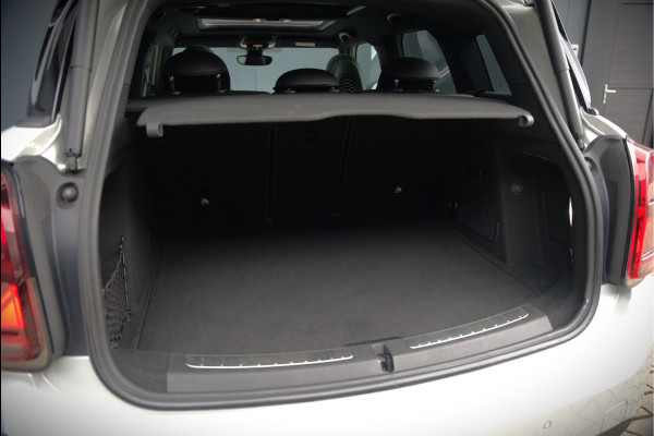 MINI Countryman 1.5 Cooper S E ALL4 | JCW | Panoramadak | Stoelverwarming | Harman Kardon | Head-Up Display | John Cooper Works | Camera | Apple Carplay | Parkeersensoren | Keyless |