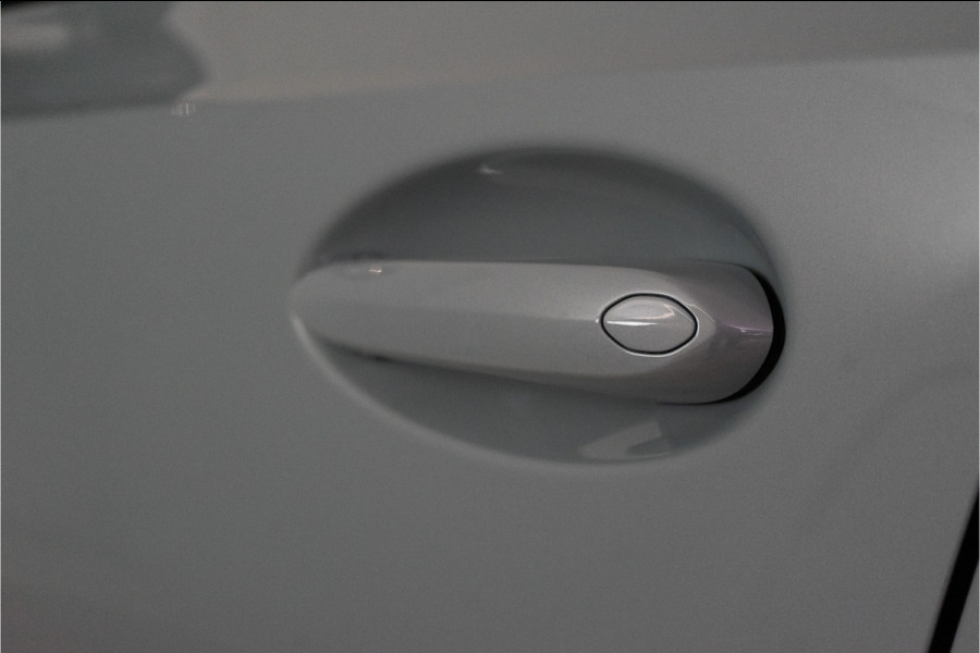 BMW 3-serie 320e M-Sport Pro 204PK | Shadow | Pano | ACC | Sfeer | Laser | Fabrieksgarantie