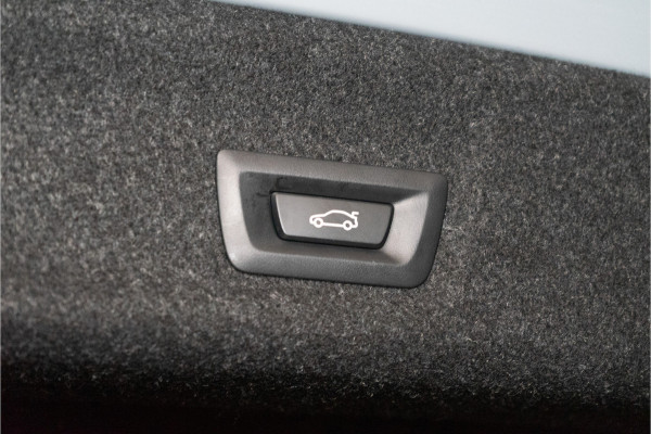 BMW 3-serie 320e M-Sport Pro 204PK | Shadow | Pano | ACC | Sfeer | Laser | Fabrieksgarantie