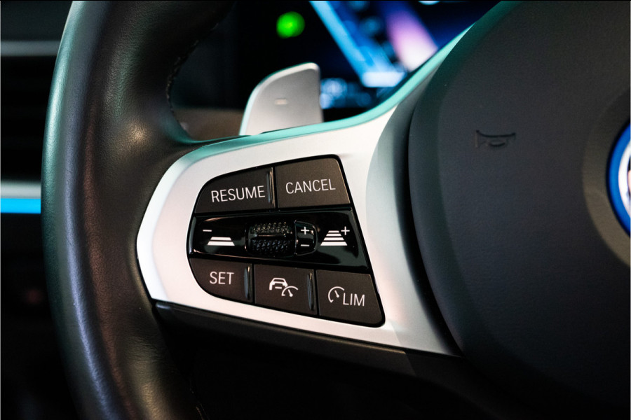 BMW 3-serie 320e M-Sport Pro 204PK | Shadow | Pano | ACC | Sfeer | Laser | Fabrieksgarantie