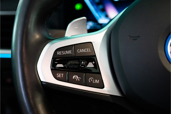 BMW 3-serie 320e M-Sport Pro 204PK | Shadow | Pano | ACC | Sfeer | Laser | Fabrieksgarantie