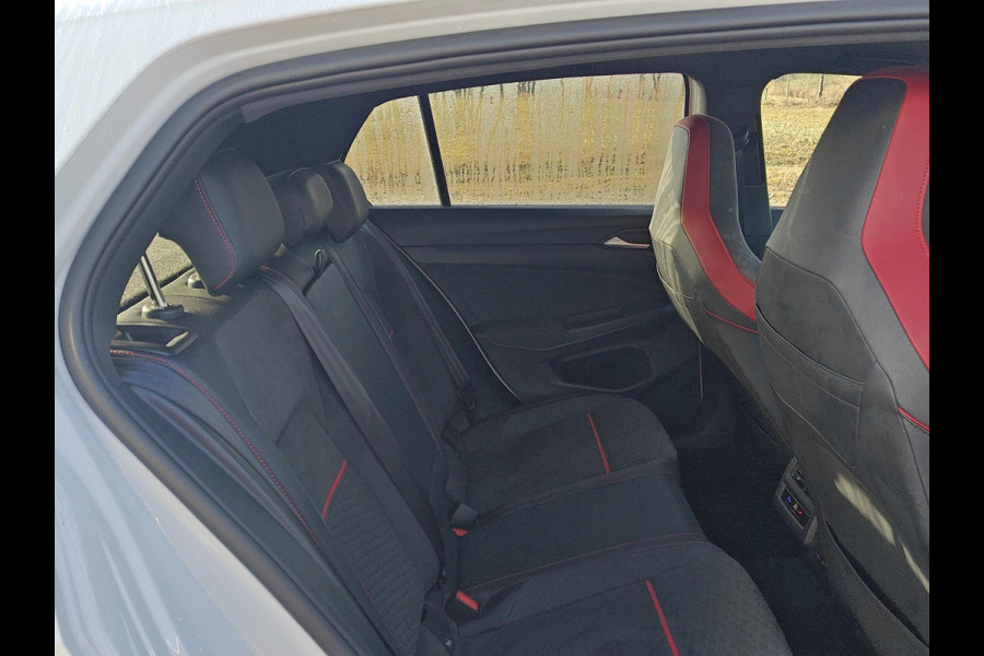 Volkswagen Golf 2.0 TSI GTI Clubsport | Panorama-schuif-/kanteldak | Apple Carplay/Andriod Auto