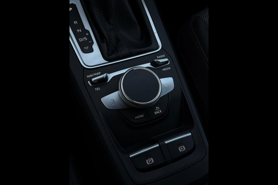 Audi Q2 35 TFSI S-Line Edition CarPlay Camera