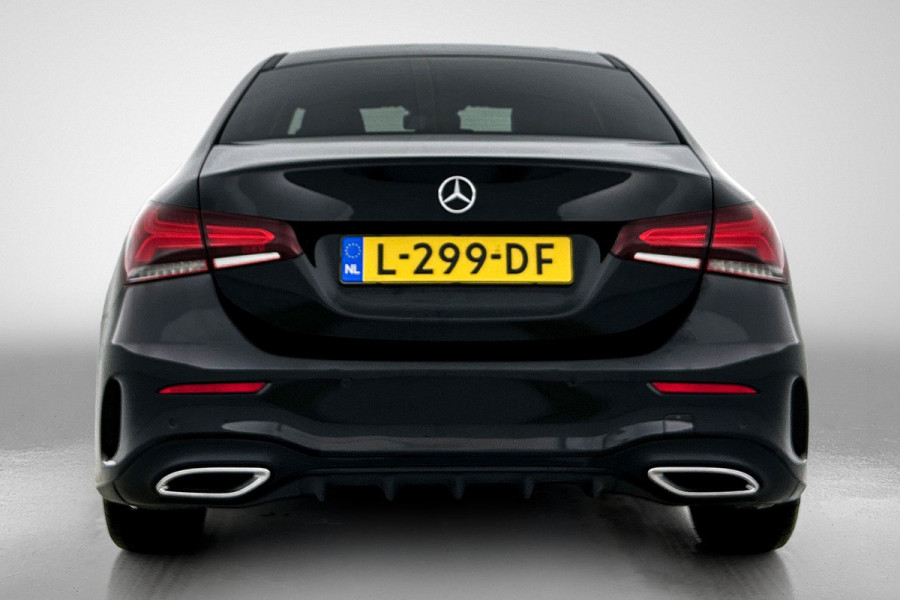 Mercedes-Benz A-Klasse 180 AMG-Line Premium Plus(Goed OndH, Sfeerverlichting, Camera, Parkeerhulp V+A, StoelV, Cruise Con, Etc)