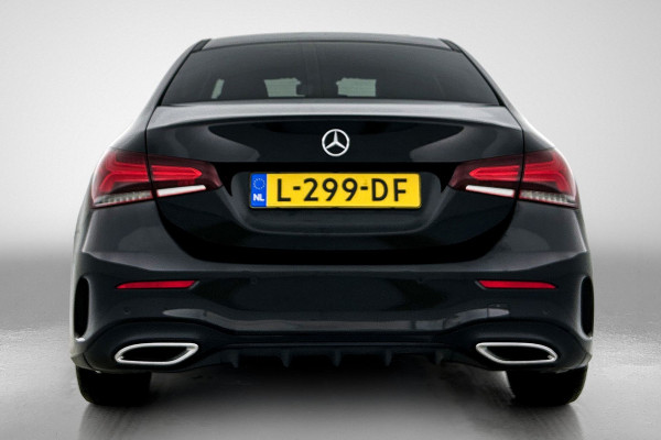Mercedes-Benz A-Klasse 180 AMG-Line Premium Plus(Goed OndH, Sfeerverlichting, Camera, Parkeerhulp V+A, StoelV, Cruise Con, Etc)
