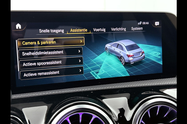 Mercedes-Benz A-Klasse 180 AMG-Line Premium Plus(Goed OndH, Sfeerverlichting, Camera, Parkeerhulp V+A, StoelV, Cruise Con, Etc)