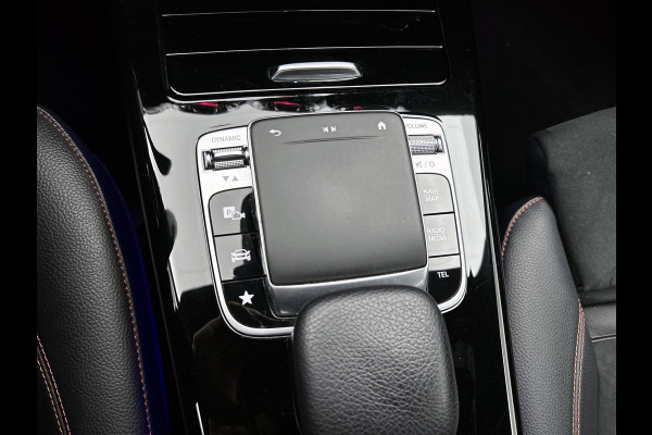 Mercedes-Benz A-Klasse 180 AMG-Line Premium Plus(Goed OndH, Sfeerverlichting, Camera, Parkeerhulp V+A, StoelV, Cruise Con, Etc)