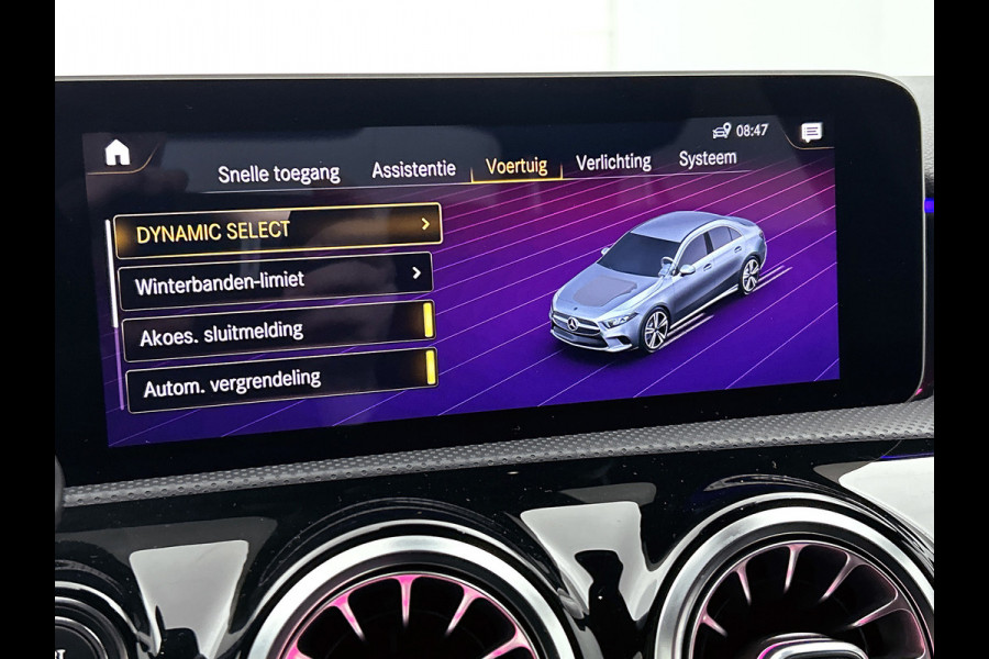 Mercedes-Benz A-Klasse 180 AMG-Line Premium Plus(Goed OndH, Sfeerverlichting, Camera, Parkeerhulp V+A, StoelV, Cruise Con, Etc)